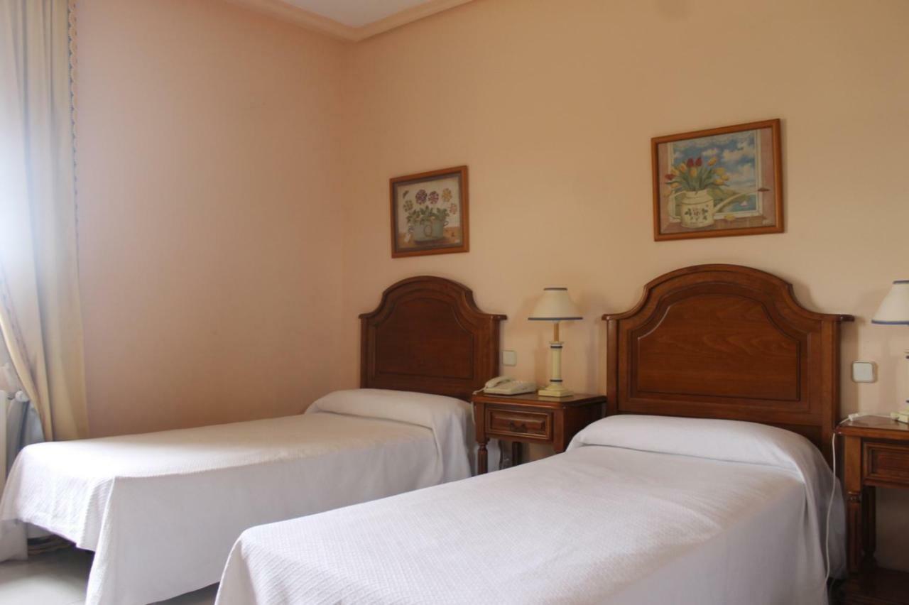 Hostal Las Paneras Ávila Exteriör bild