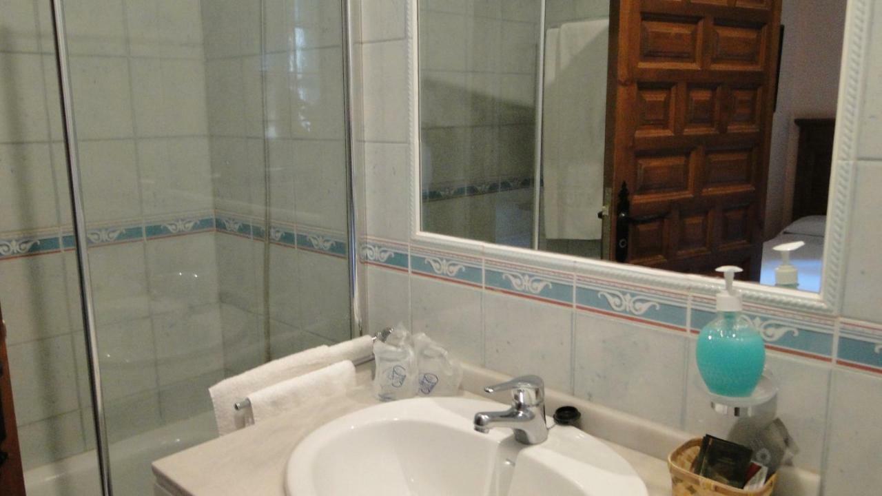 Hostal Las Paneras Ávila Exteriör bild