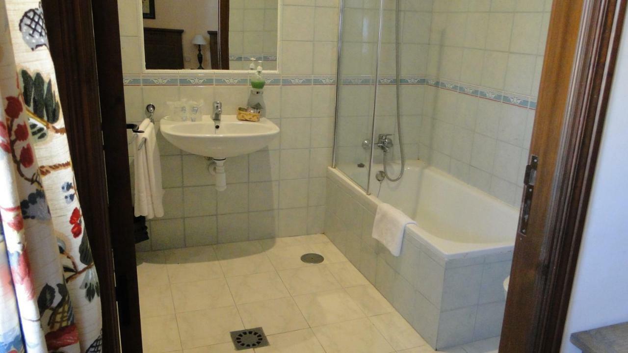 Hostal Las Paneras Ávila Exteriör bild